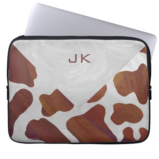 Koe bruin en wit monogram laptop sleeve (Voorkant)