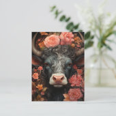 Koe in de roze bloemen briefkaart (Staand voorkant)