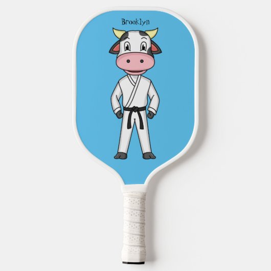 Koe in kung fu suit cartoon pickleball paddle (Achterkant)