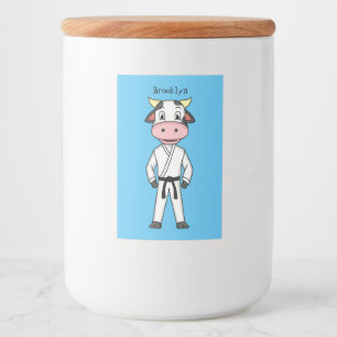 Koe in kung fu suit cartoon voedselcontainer etiket
