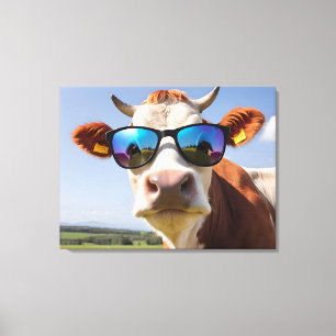 Koe met zonnebril canvas afdruk