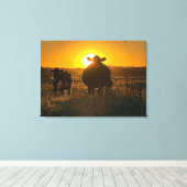 Koeien bij zonsondergang canvas afdruk (Insitu (Houten vloer))
