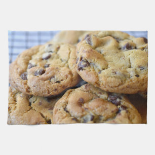 Koekjes op de keukenhanddoeken van het koelhuis