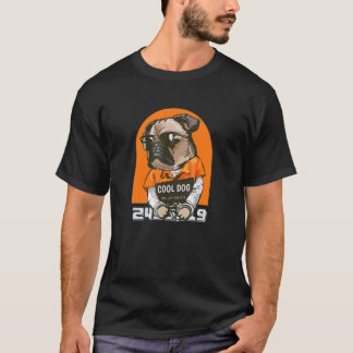 Koel de hond met de hond van de achterpoot t-shirt