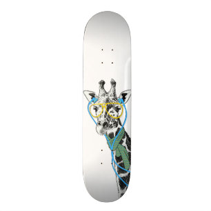 Koel een grappige trendy giraffe met bril, oortele skateboard