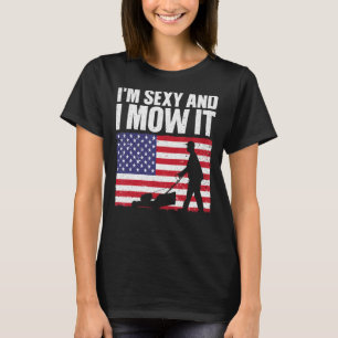 Koel grasmaaier voor vrouwen die landschaar verhui t-shirt
