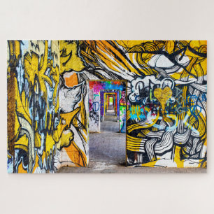 Koel stedelijke graffiti in een verlaten gebouw legpuzzel