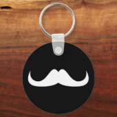 Koel witte handlebar snor op zwart sleutelhanger (Voorkant)