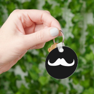 Koel witte handlebar snor op zwart sleutelhanger