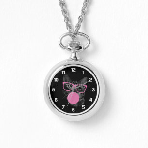 Koele kat met roze bril en bubbelkauwgom horloge