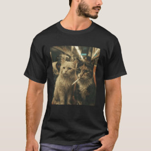 Koele Katten die Roken in Subway Vintage Esthetiek T-shirt