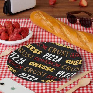 Koele leuke pizza pepperoni kaas korst tekst patro papieren bordje