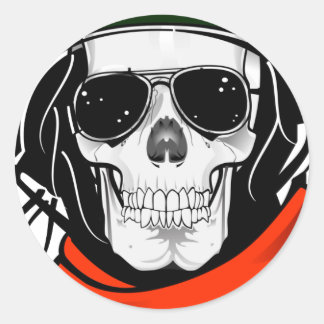 Koele schedel met zonnebril en helm ronde sticker