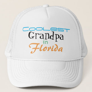 Koelste opa in Florida past Trucker Hat aan Pet