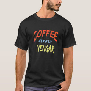 Koffie En Iyengar Yoga Instructeur Voor Koffie T-shirt
