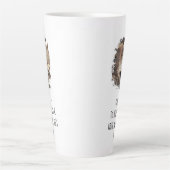 Koffie helpt me bij al het Nuts Squirrel M Latte Mok (Voorkant)