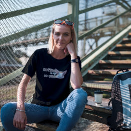 Koffie is mijn co-piloot t-shirt