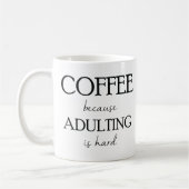 Koffie omdat toevoegen een harde Mok is (Links)