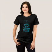 Koffie omzetten in Code Programmer Humor Design Tri-Blend Shirt (Voorkant volledig)