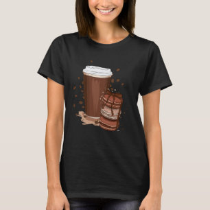 Koffie Tumbler en Macaroon Cake esthetiek T-shirt