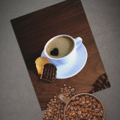 Koffiebeker met hartverwarmd schuim briefkaart