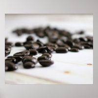 Koffiebonen, verspreid op een oude tabelkleur, 16x