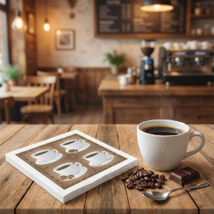 Koffiekopjes met bonen en chocolade servet