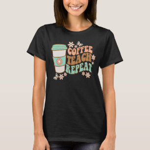 Koffieopleiding herhalen langwerpige lerarenretro t-shirt