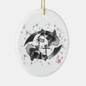 Koi Fish met Peace Character Ceramic Ornament (Rechts)