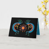 Kokopelli avec la carte de voeux noire Sun Southwe (Fleur jaune)