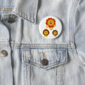 'Komend!' Drie Cute Cartoon Lions Button Badge (In situ)