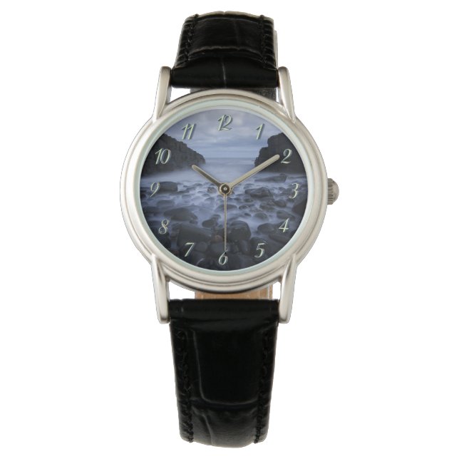 Kommen en Rocks langs de Ocean Shoreline Horloge (Voorkant)