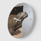 Komodo-monitordraak uit lijst grote klok (Hoek)