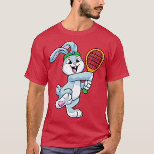 Konijn als tennisser met hoofd bij tennis t-shirt