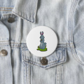 Konijn met bloemen ronde button 7,6 cm (In situ)