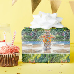 Konijn met een bloemetjesoverhemd in water cadeaupapier