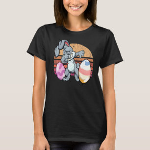 konijn met een hip-krap t-shirt