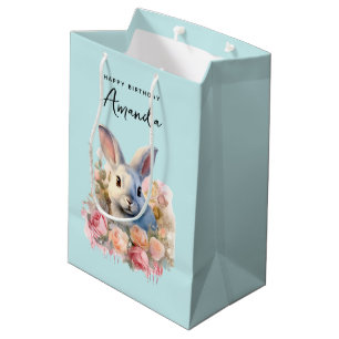 Konijn met een krans van rozen Cute Verjaardag Medium Cadeauzakje