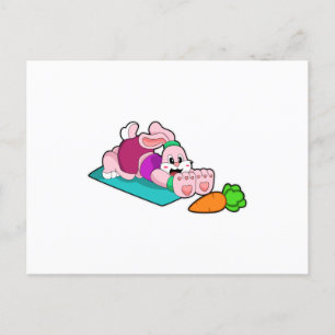 Konijn met wortel bij yoga op yogamat briefkaart