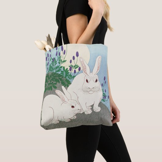 Konijnen bij volle maan door Ohara Koson, Draagtas (Dichtbij)