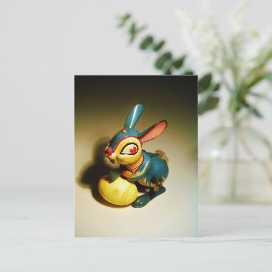 konijnenkonijnen speelgoed en ester geel ei feestdagenkaart (Staand voorkant)