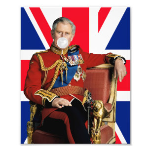 Koning Charles die witte kauwgom blaast Britse vla Foto Afdruk
