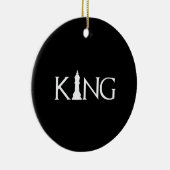 koning met schaakkoningstuk keramisch ornament (Rechts)