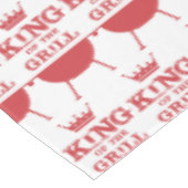 Koning van de Gril, rood Tafelkleed (Gekanteld)