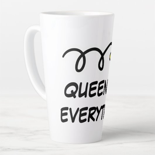 Koningin van alles grappige Moederdag cadeau Latte Mok (Linkerhoek)