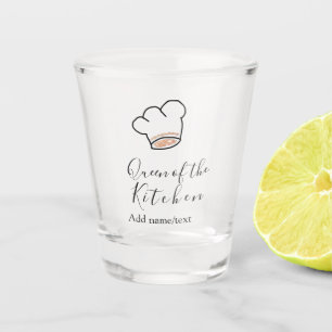 Koningin van de keuken chef koken voeg naam kroon  shot glas