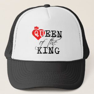 Koningin van het rode hart en een kroon trucker pet