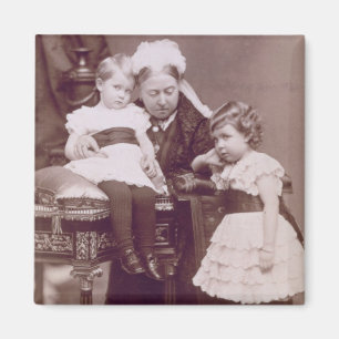 Koningin Victoria (1819-1901) met haar kleinkinder Magneet
