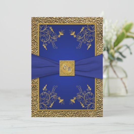 Koninklijk Blauw en Goud Monogram Bruiloft Uitnodi Kaart (Staand voorkant)