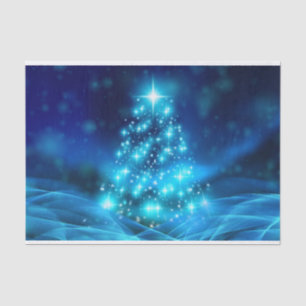 Koolblauwe kerstboom met mousserende lichten tissuepapier